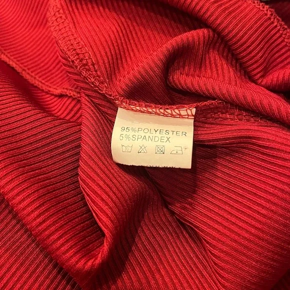 Red Ribbed Cropped Tank - Picture 6 of 6